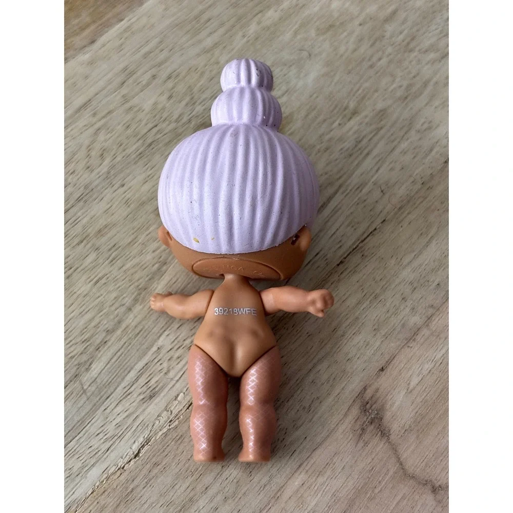 MGA Entertainment LOL Surprise Lil Sister Doll Lavender Hair 39218WFE 3 Inch Toy